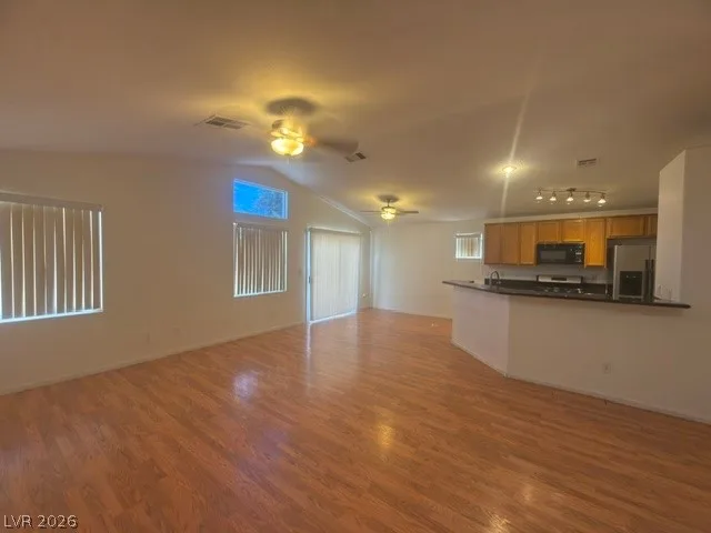 7048 Pacific Coast Street — photo 5