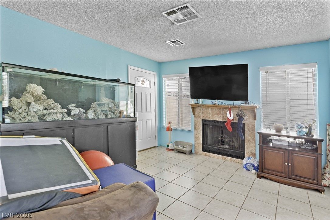 2412 Cherrywood Street — photo 3 of 23