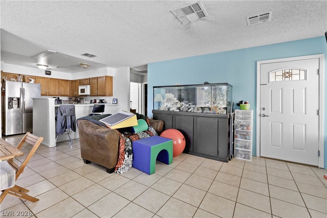 2412 Cherrywood Street — photo 4 of 23