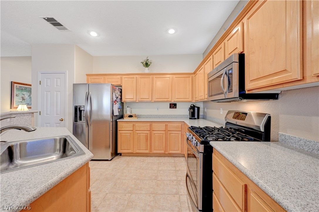 10255 Songsparrow Court — photo 3