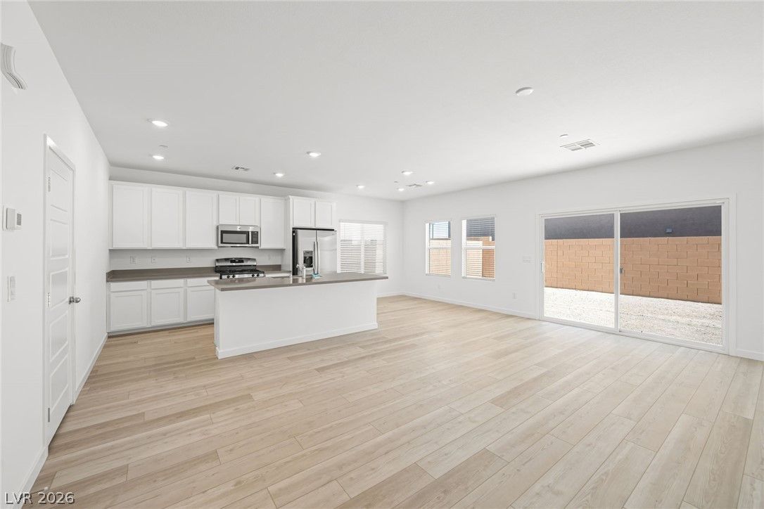 3386 Dancing Waters Street — photo 2
