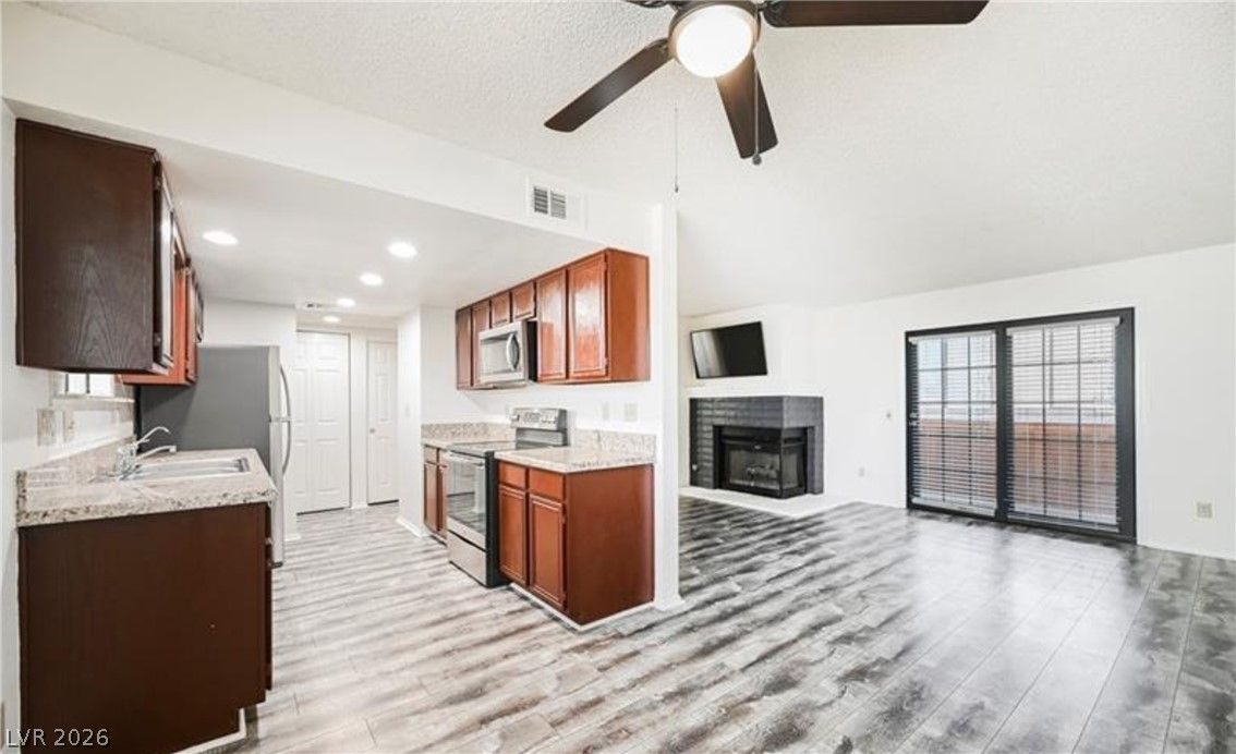 101 Luna Way 149 — photo 4