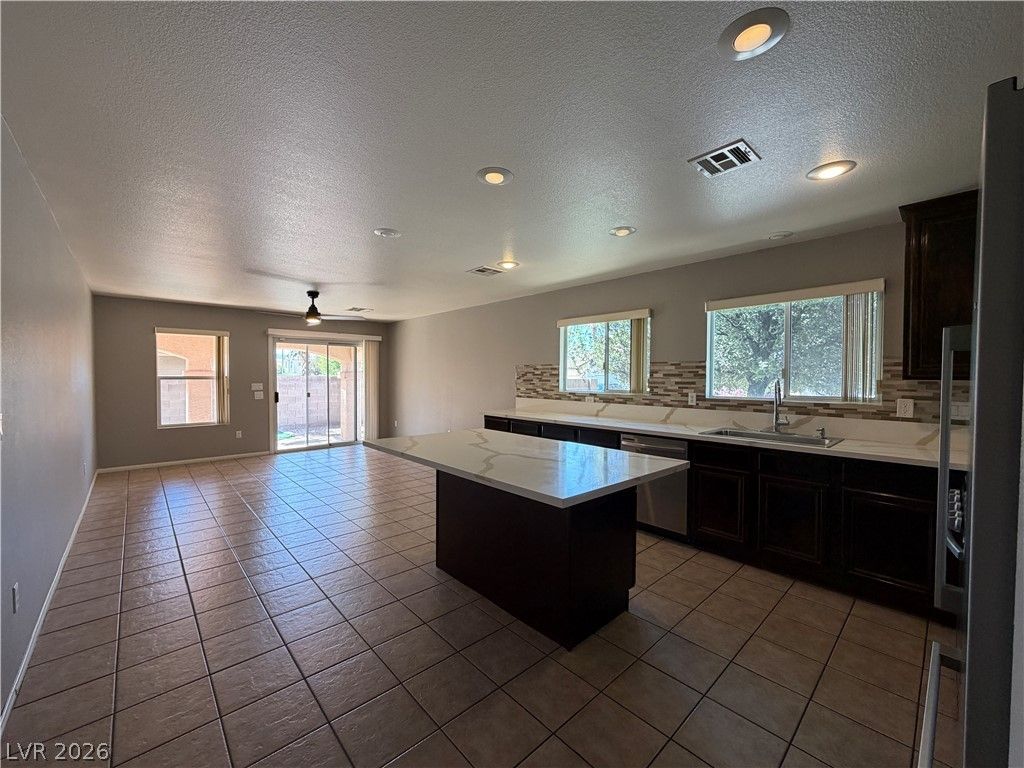11037 Parete Court — photo 4 of 27