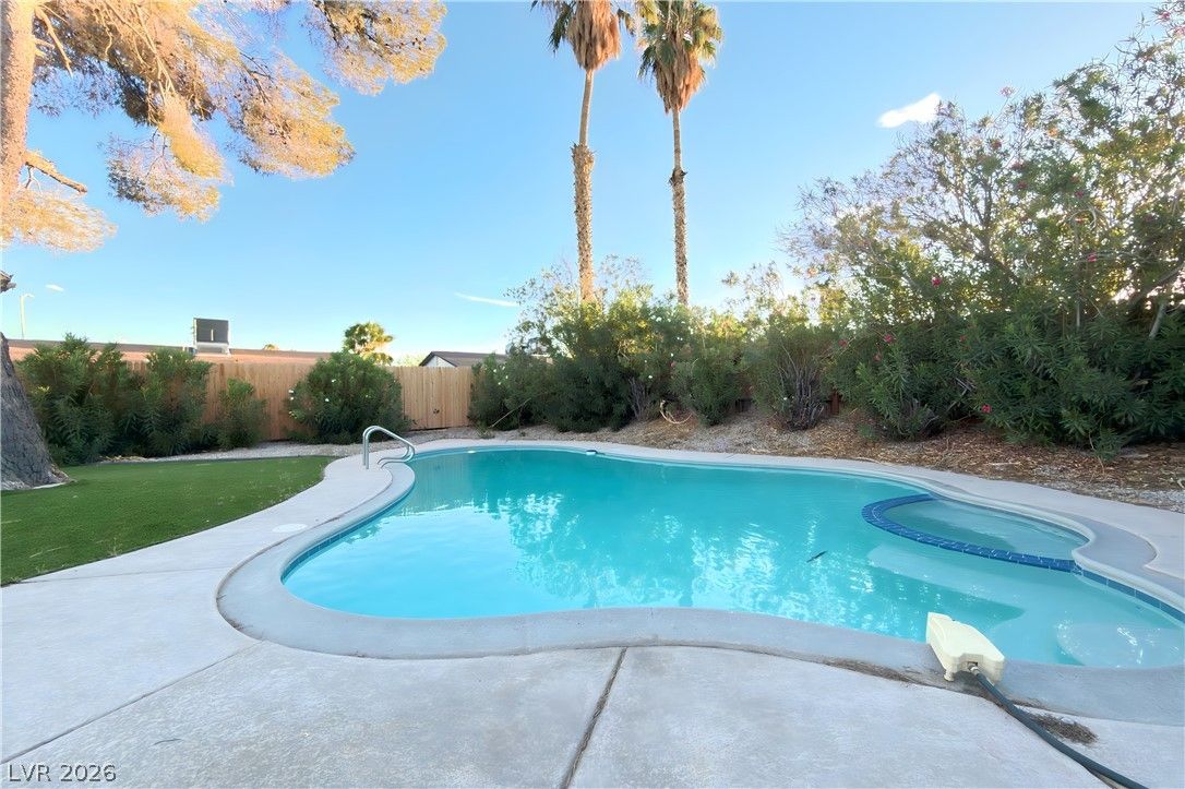 4331 Cicada Way — photo 2 of 21