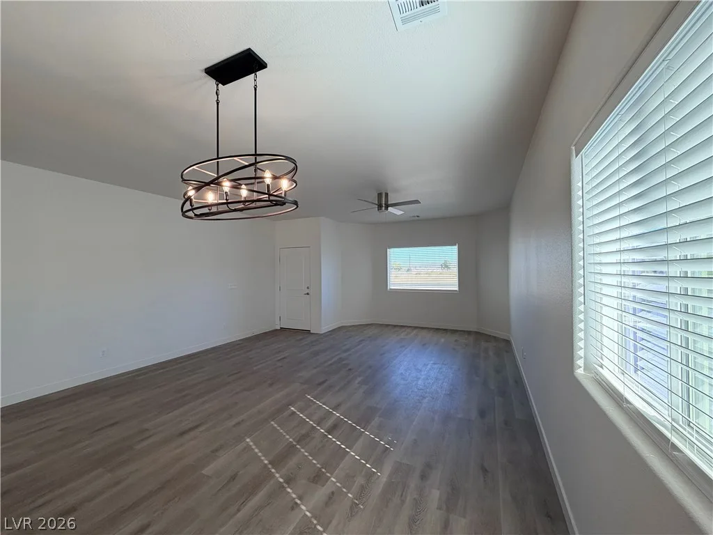 111 West Jarvis Road — photo 5