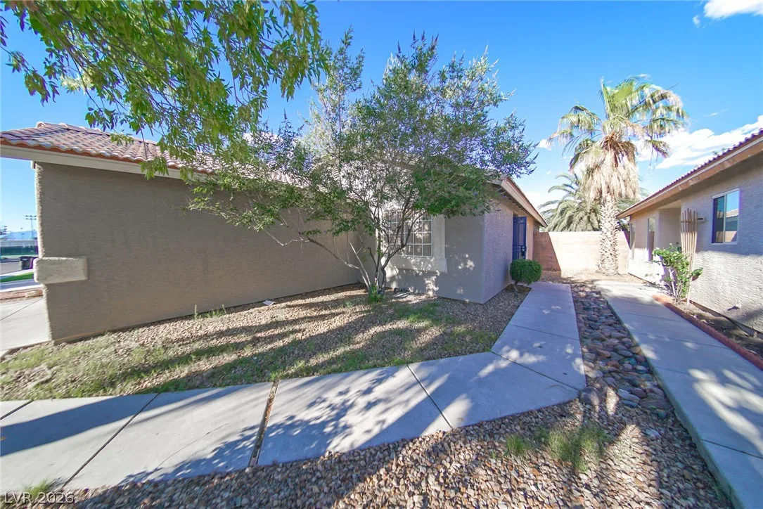 1852 Pearl Hatpin Court — photo 2