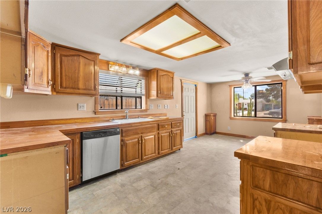 5722 Evergreen Avenue — photo 3