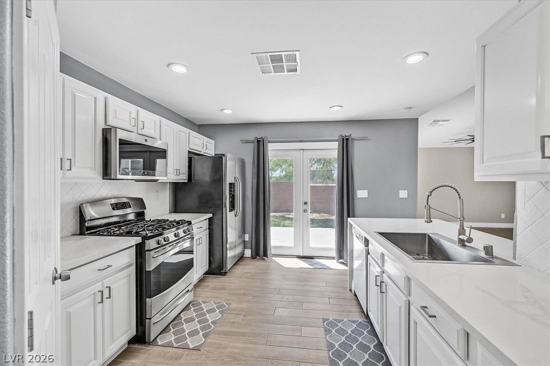 1464 Amitola Avenue — photo 1