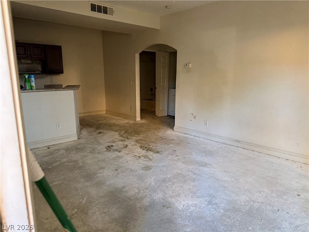 5126 South Jones Boulevard 106 — photo 2 of 13