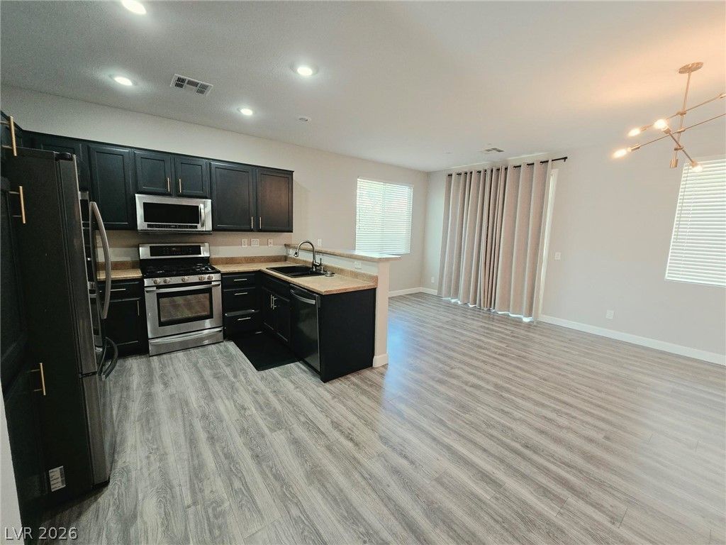 7252 Forest Village Avenue — photo 3 of 11