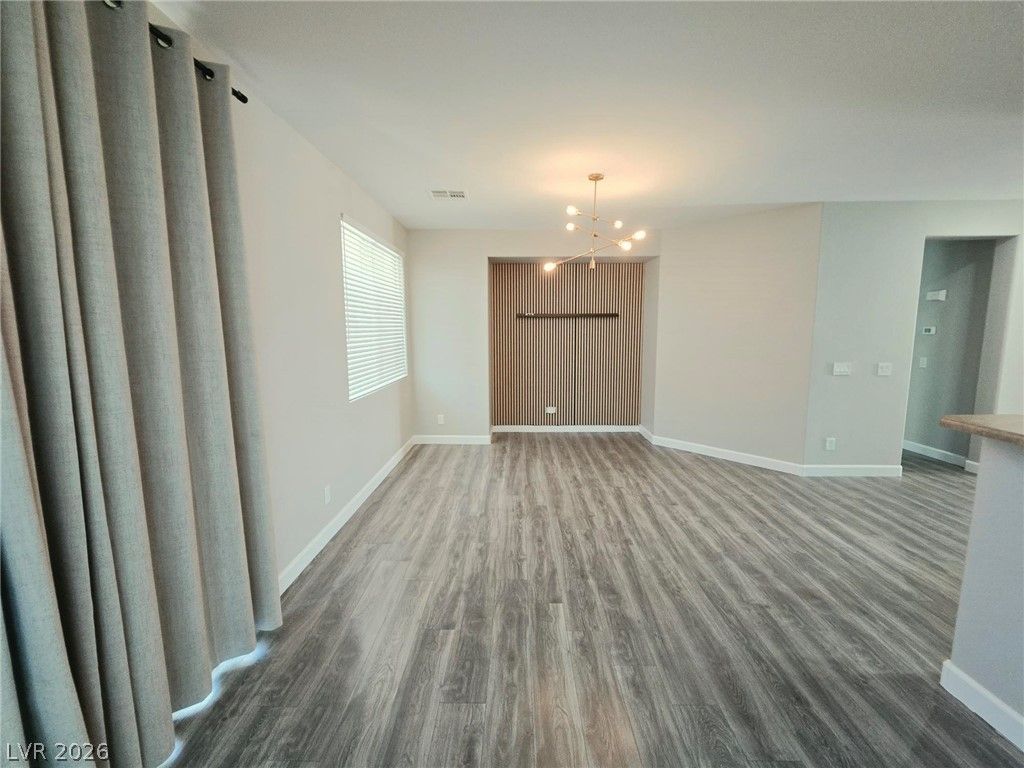 7252 Forest Village Avenue — photo 4 of 11