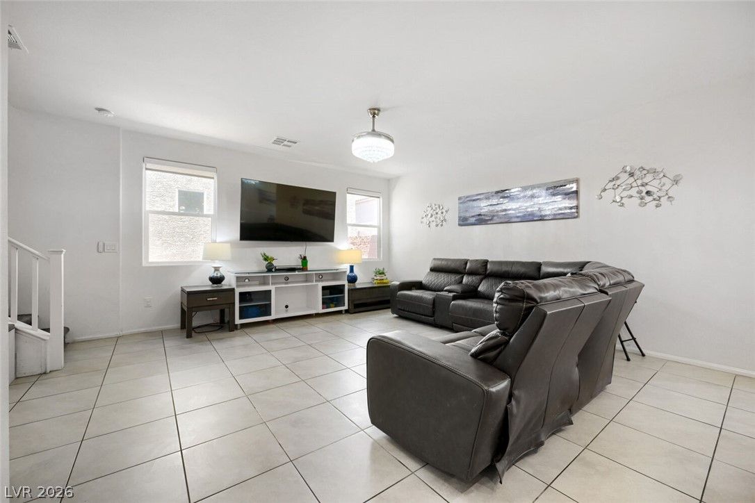 6178 Yuzu Place — photo 4