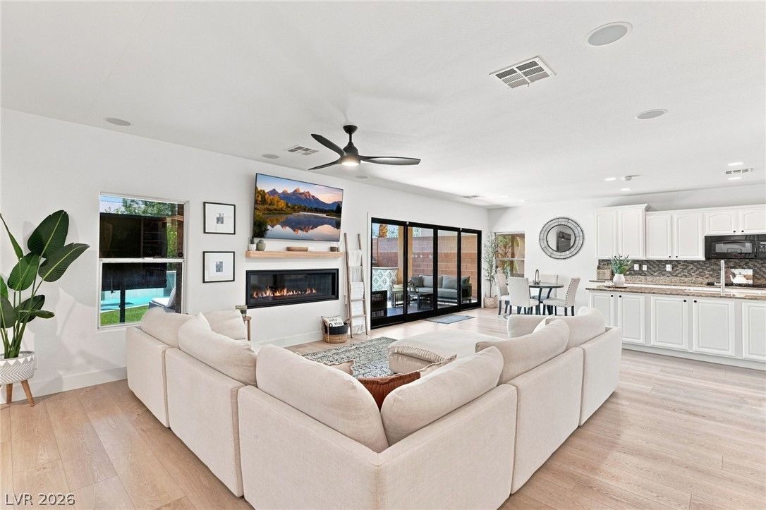 3789 Via Di Girolamo Avenue — photo 3