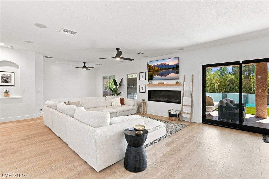 3789 Via Di Girolamo Avenue — photo 4