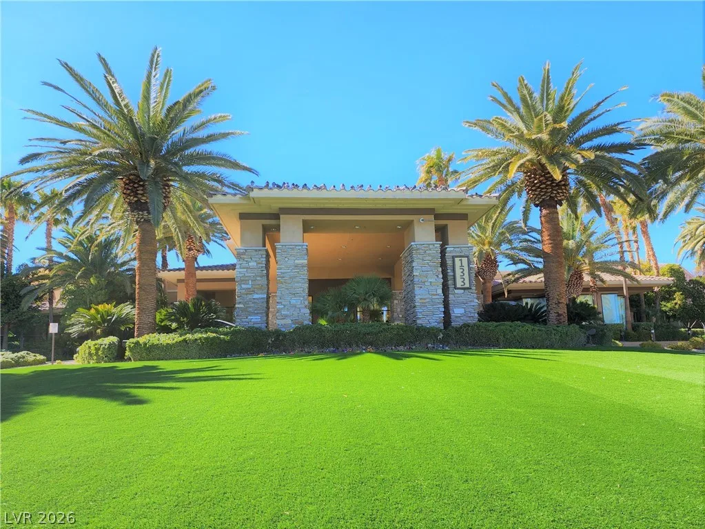 66 AUGUSTA COURSE Avenue — photo 3