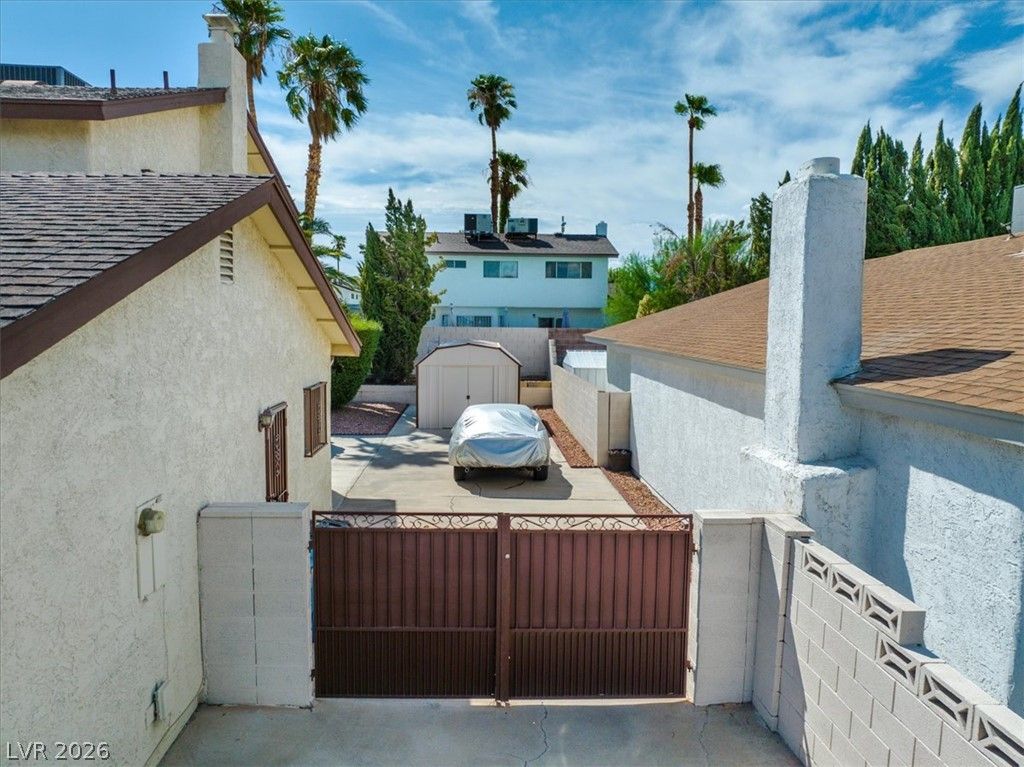 3885 Redwood Street — photo 5