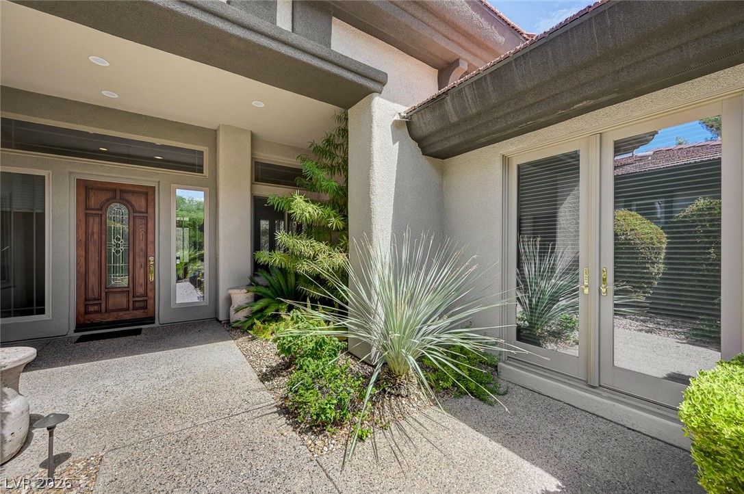 8 Starbrook Drive — photo 2