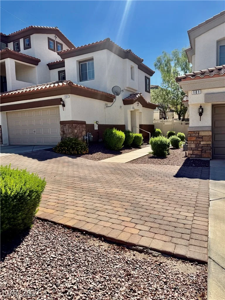 1088 Luna Eclipse Lane 101 — photo 3