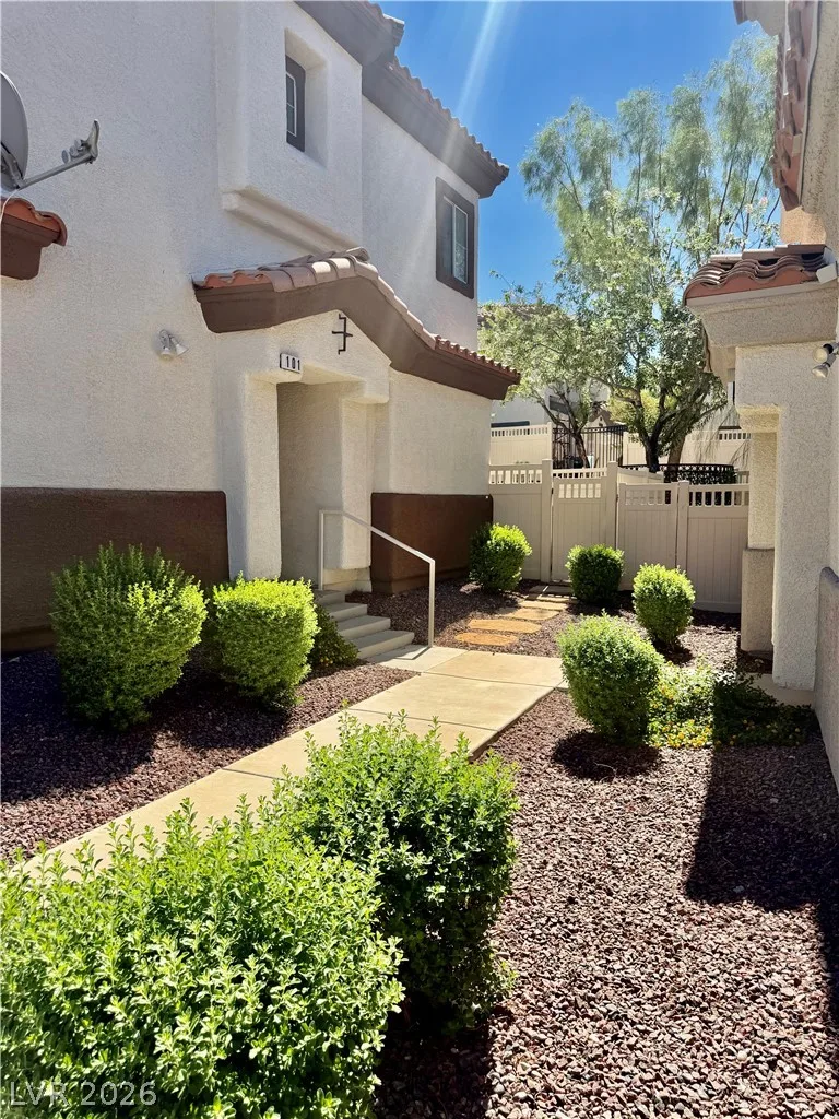 1088 Luna Eclipse Lane 101 — photo 4