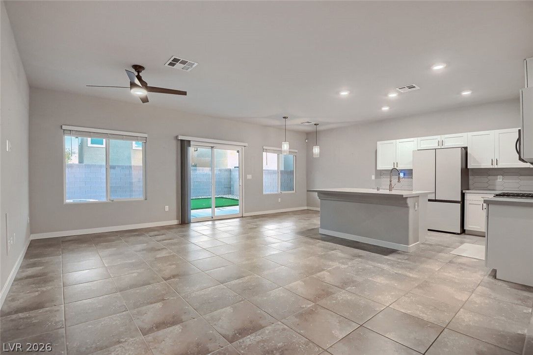 3763 Lambent Avenue — photo 4 of 31