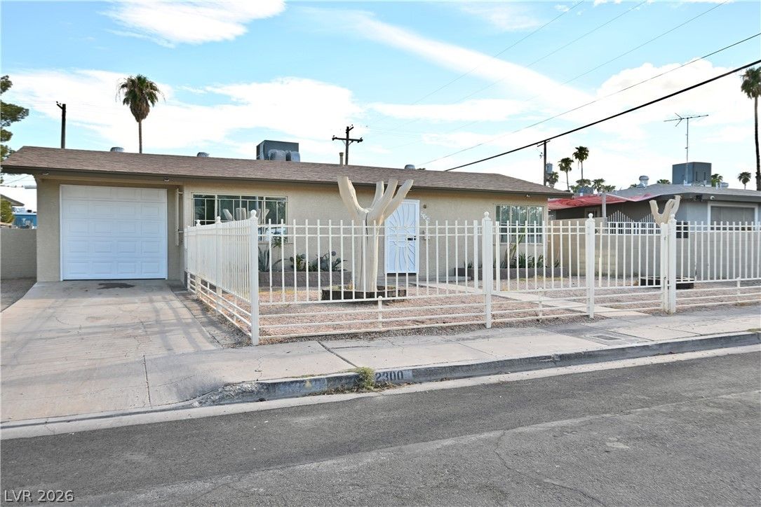 2300 Isabelle Avenue — photo 2