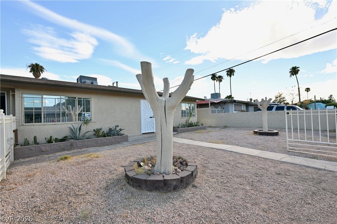 2300 Isabelle Avenue — photo 4