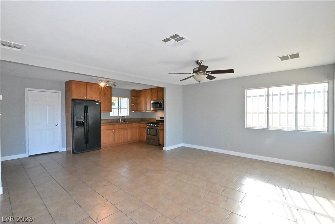 2300 Isabelle Avenue — photo 5