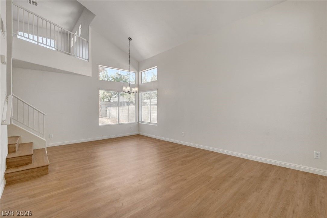 1441 Iron Springs Drive — photo 2