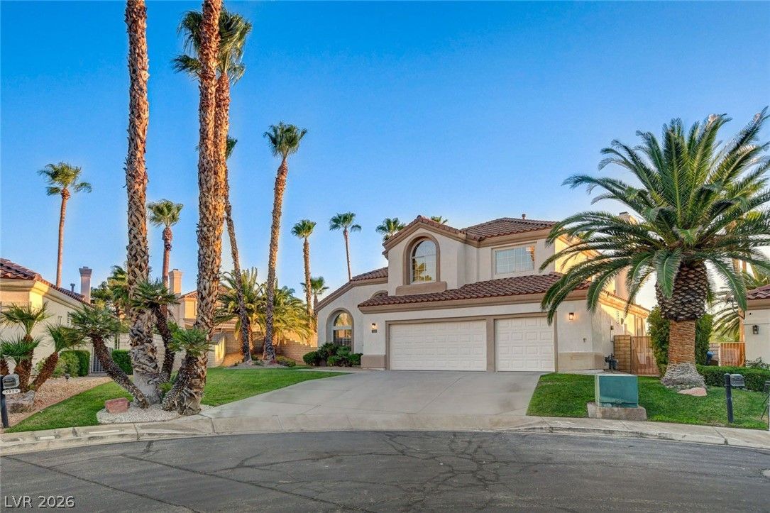 1929 Gleneagles Court — photo 1