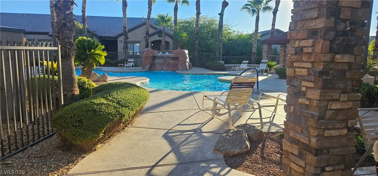8250 North GRAND CANYON Drive 1014 — photo 2