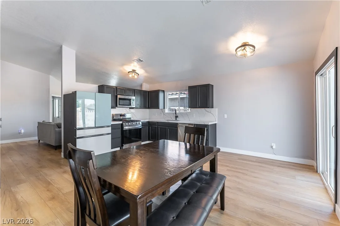 5470 Chela Drive — photo 2