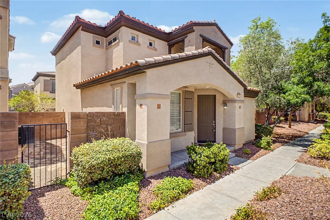 2435 Cordoba Bluff Court — photo 2