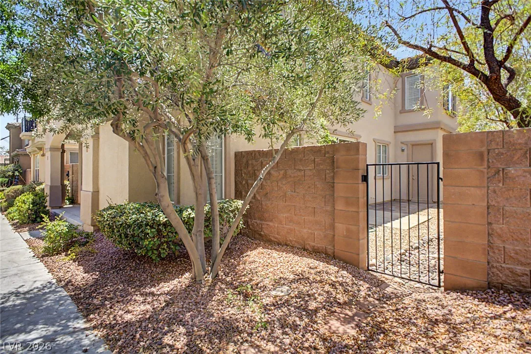 2435 Cordoba Bluff Court — photo 3