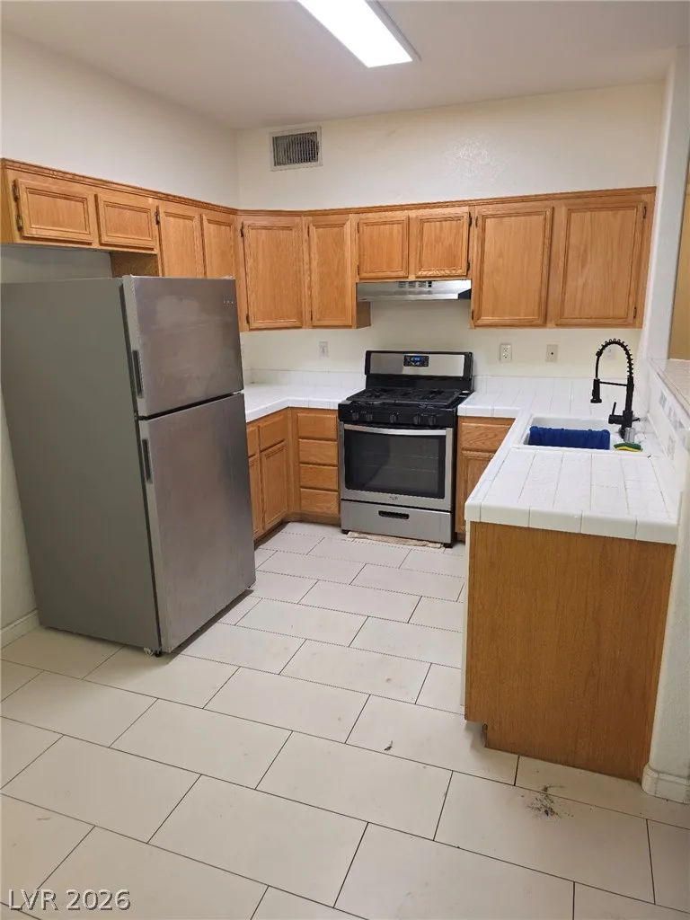 2110 Los Feliz Street 1051 — photo 2
