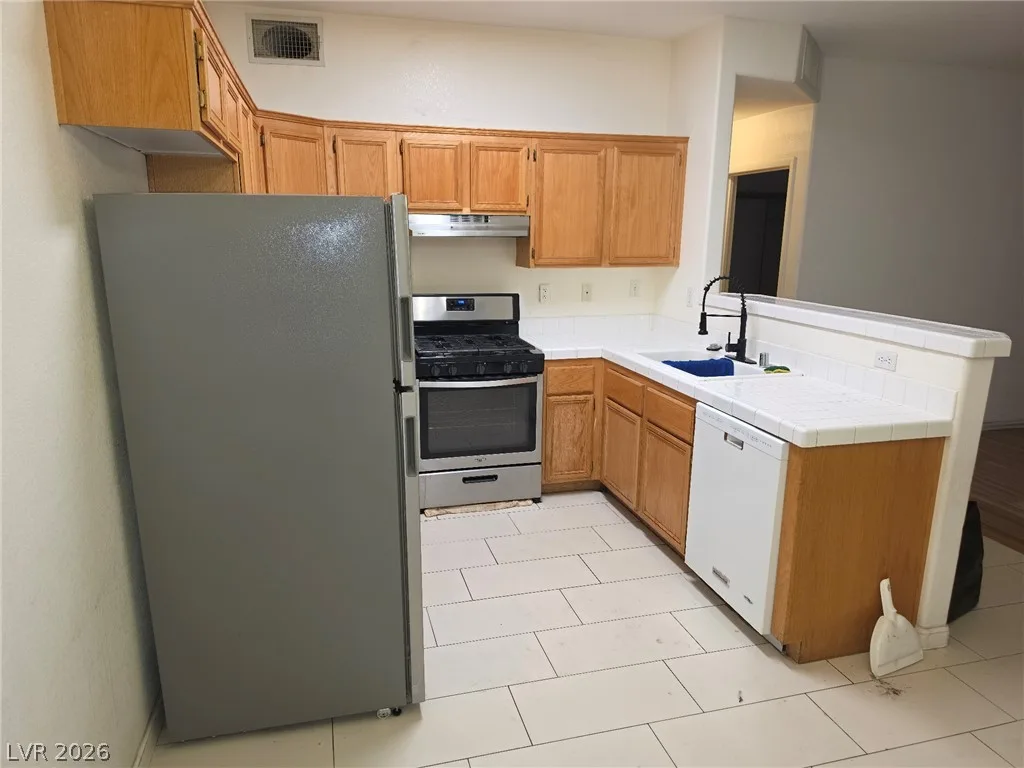 2110 Los Feliz Street 1051 — photo 4