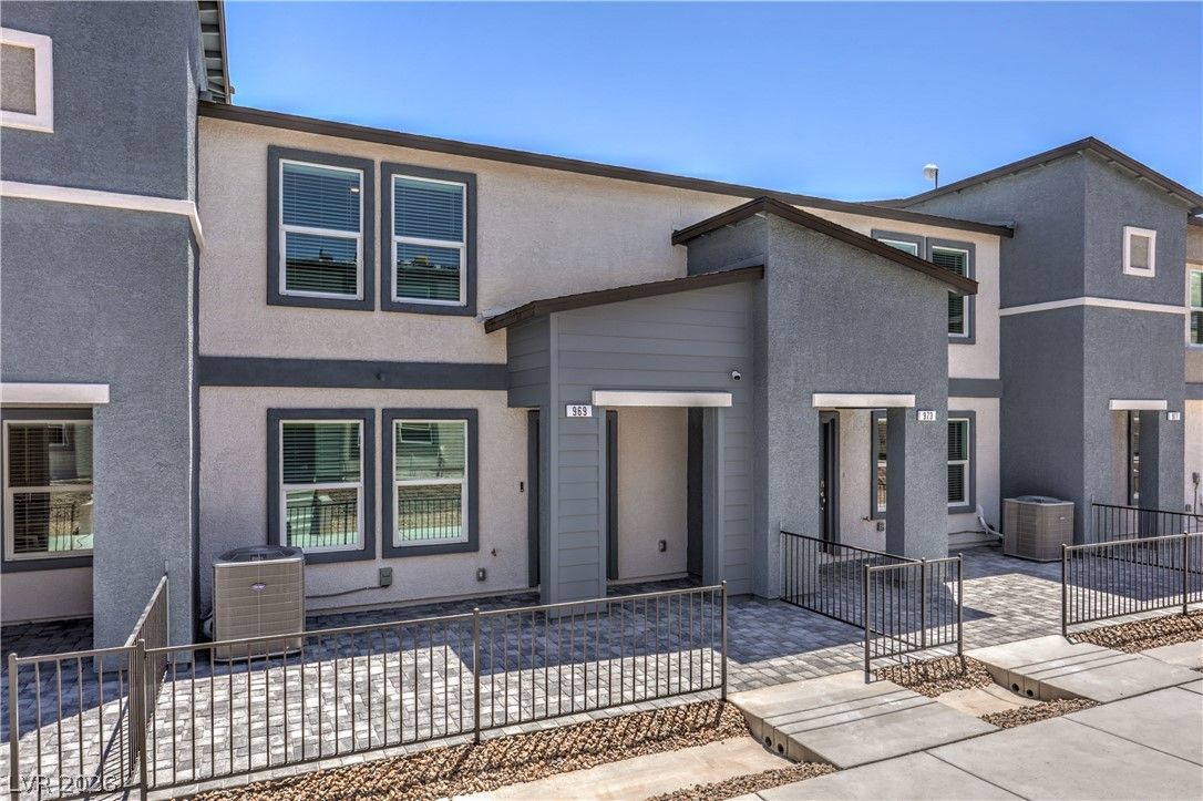 986 Desert Spruce Street — photo 2