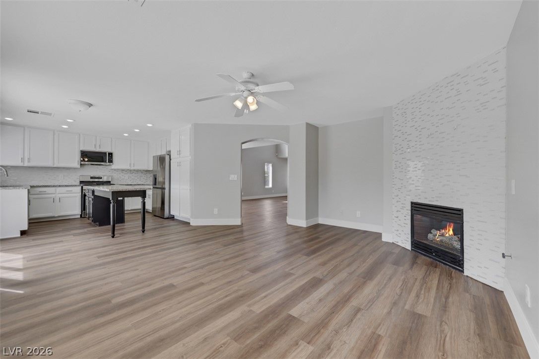 1608 Calle Montery Street — photo 5
