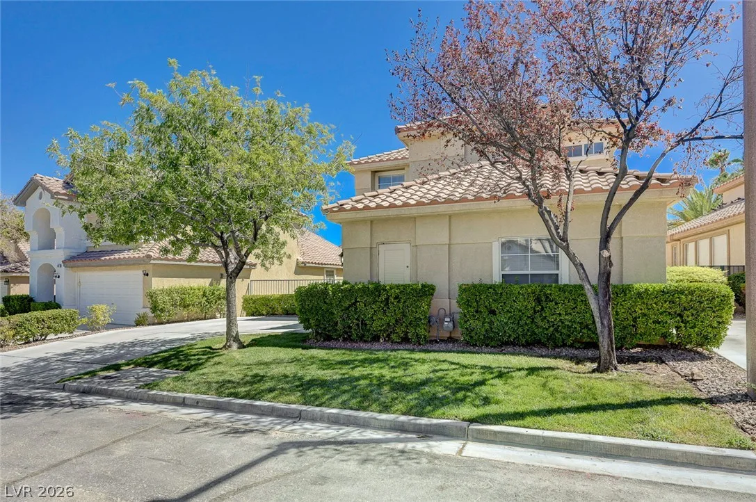 1336 Fox Acres Drive — photo 2