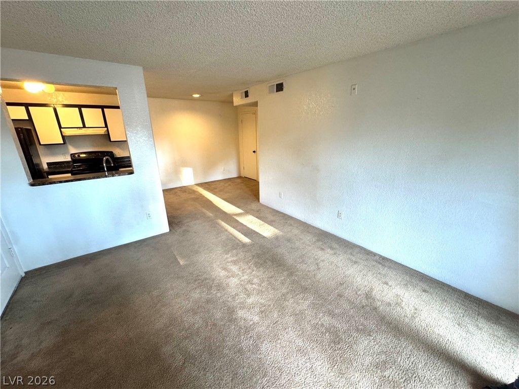 221 Mission Newport Lane 206 — photo 2 of 21