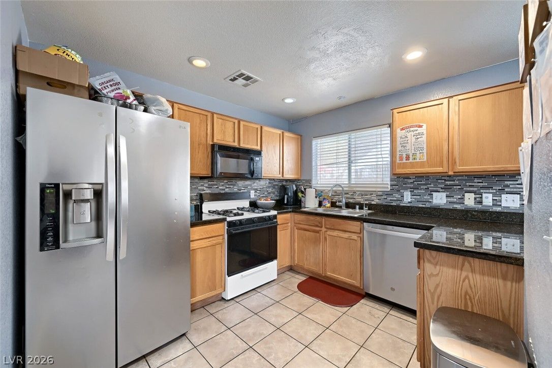 3368 Dragon Fly Street — photo 2