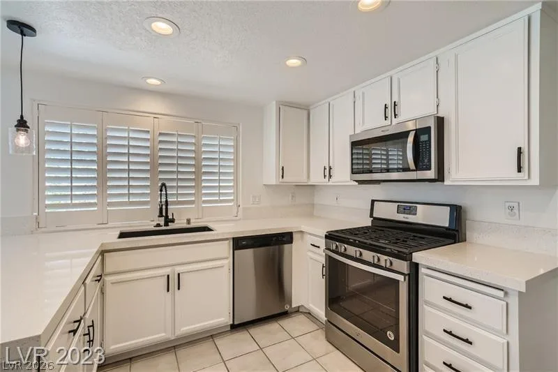 7604 Botany Bay Drive — photo 4