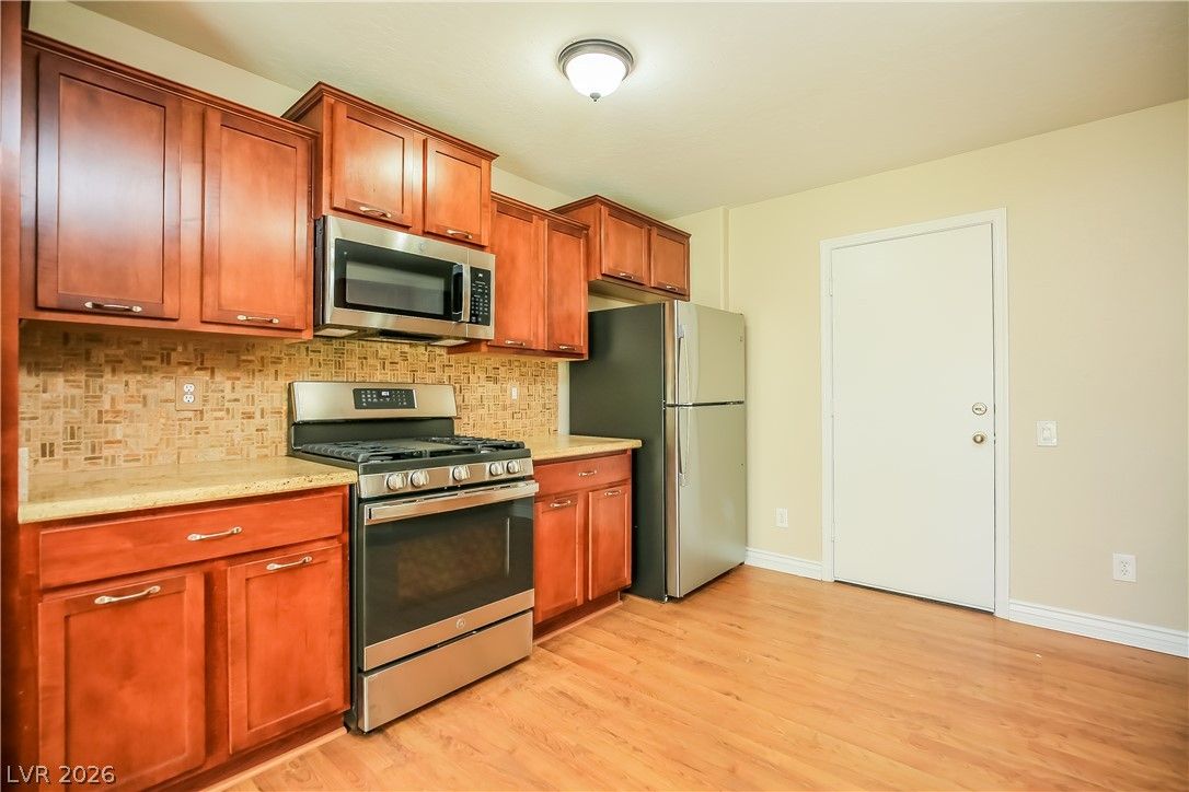 9108 Tolford Avenue — photo 2