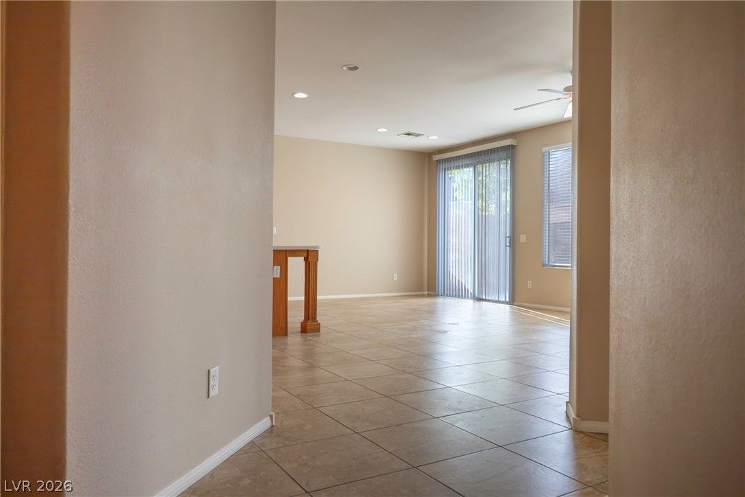 1022 PECOS RIVER Avenue — photo 3