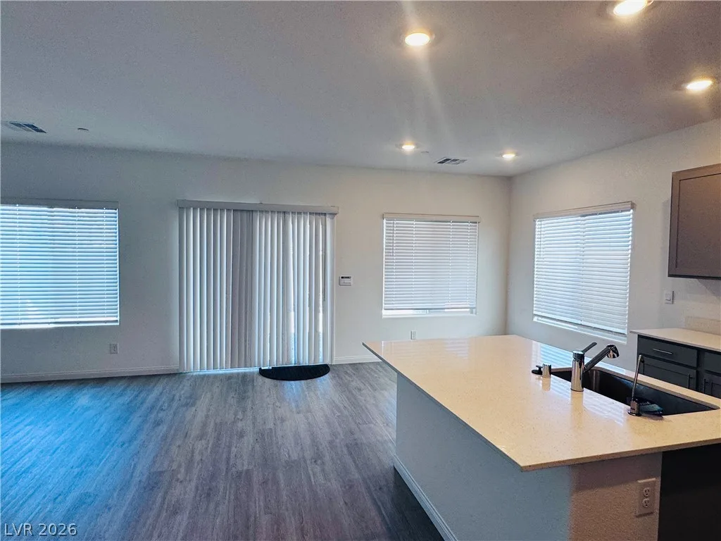 1083 Saffron Toucan Lane — photo 4