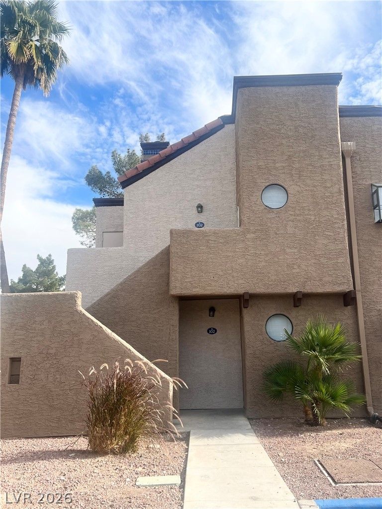 2989 Juniper Hills Boulevard 102 — photo 1 of 10