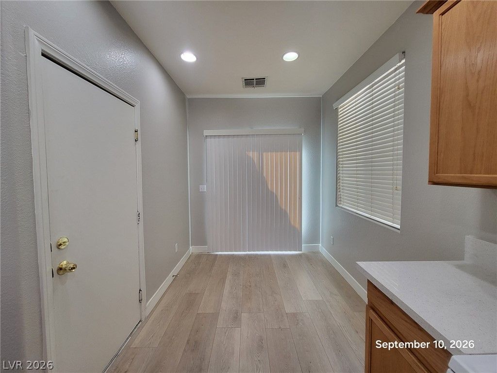 4095 Sparrow Rock Street — photo 4