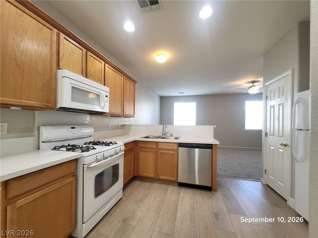 4095 Sparrow Rock Street — photo 5