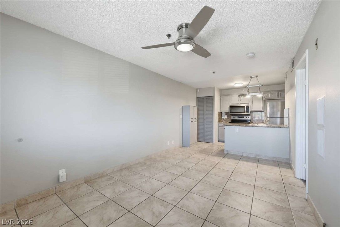 1361 East University Avenue 312 — photo 5 of 21