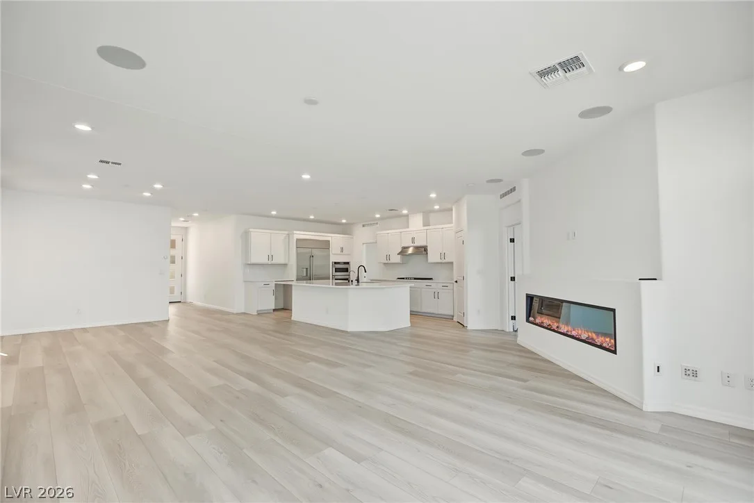 7072 Moss Hill Avenue — photo 5