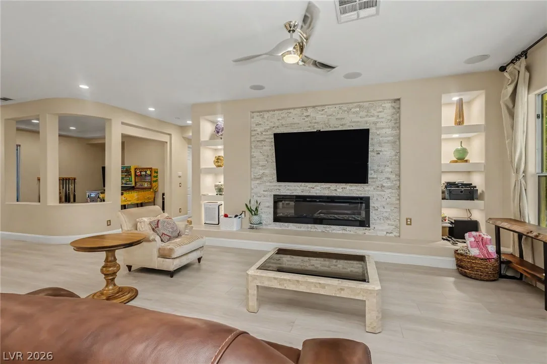 1425 Foothills Village Drive — photo 4